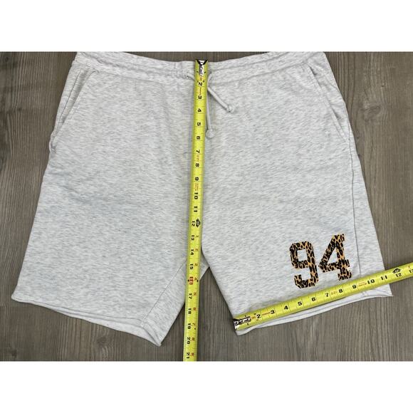 Divided By H&M Gray With Leopard Print Graphic Men’s Sweat Shorts Size XL - Picture 5 of 5